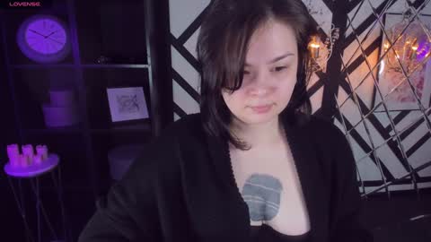 Snapshot of maya_muse chatting on 01-20-25, 05:48 Woman online show from 01-20-25, 05:48