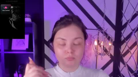 Snapshot of maya_muse chatting on 02-28-25, 02:09 Woman online show from 02-28-25, 02:09