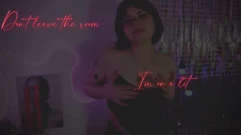 Snapshot of maya_muse chatting on 03-09-25, 05:06 Woman online show from 03-09-25, 05:06