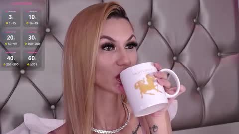 Snapshot of mayahales chatting on 11-03-25, 12:28 Maya online show from 11-03-25, 12:28