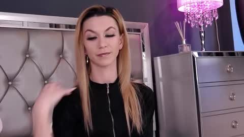 Snapshot of mayahales chatting on 03-03-26, 12:22 Maya online show from 03-03-26, 12:22