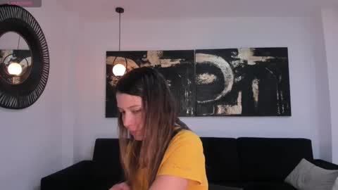 M A Y A    H O F F M A N online show from 02-03-26, 11:15