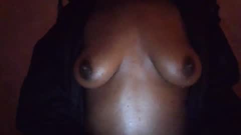 Snapshot of mayaluhs chatting on 10-07-25, 08:06 vanillalove online show from 10-07-25, 08:06