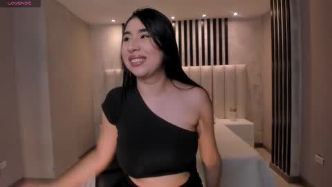 Snapshot of mayamoretti chatting on 02-01-26, 03:05 Maya online show from 02-01-26, 03:05