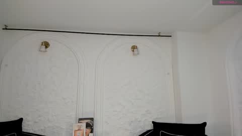 Snapshot of mayamoretti chatting on 02-15-26, 04:09 Maya online show from 02-15-26, 04:09