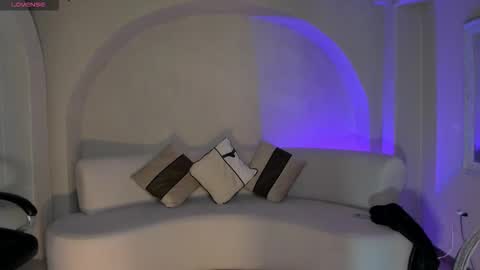 Snapshot of mayamoretti chatting on 02-25-26, 03:49 Maya online show from 02-25-26, 03:49