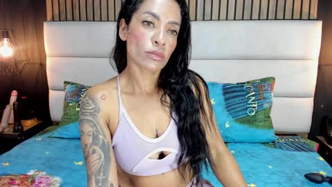 Nicolle Ruselle   Hello my lovely  schedule for great fun from  630 am and end 800 pm Colombian time I wait for you online show from 01-25-25, 04:24