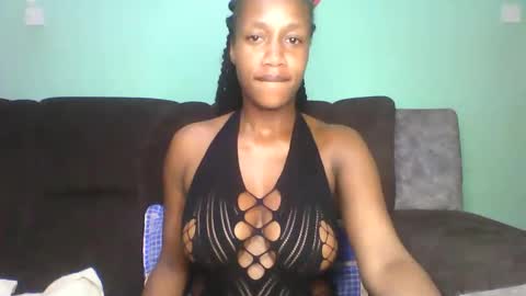 Snapshot of mayasmiley_ chatting on 02-20-26, 01:46 prettydoll online show from 02-20-26, 01:46