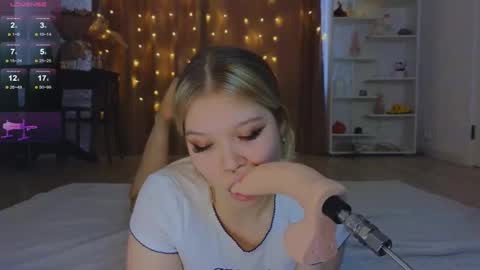 Maya  online show from 03-07-25, 05:18