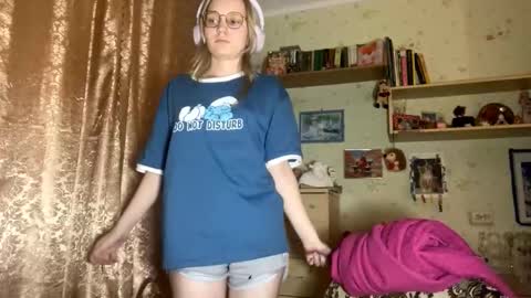Lola online show from 10-04-25, 05:44