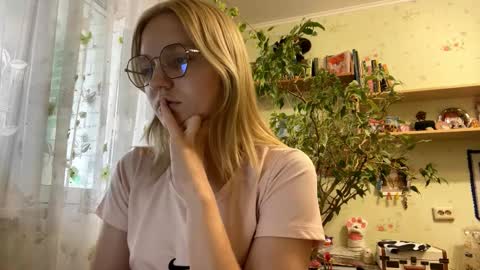 Lola online show from 10-10-25, 11:09