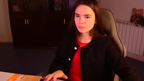 maybloom_ online show from 11-05-25, 05:40