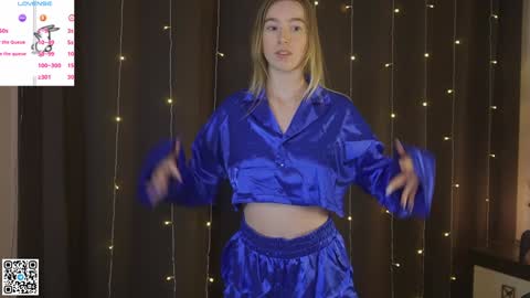Violet online show from 12-30-24, 02:31