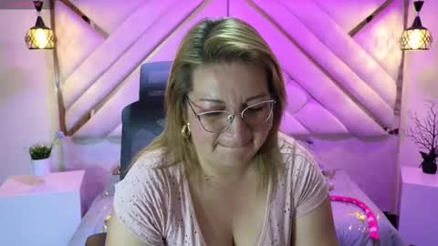 Mailyn online show from 01-28-25, 01:50