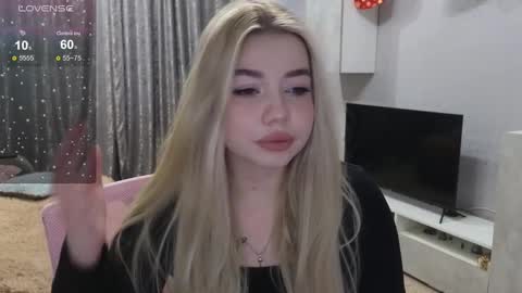 Snapshot of maymallorie chatting on 12-16-24, 10:50 may online show from 12-16-24, 10:50
