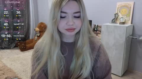Snapshot of maymallorie chatting on 02-16-25, 04:20 may online show from 02-16-25, 04:20