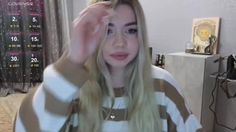 Snapshot of maymallorie chatting on 02-26-25, 02:15 may online show from 02-26-25, 02:15
