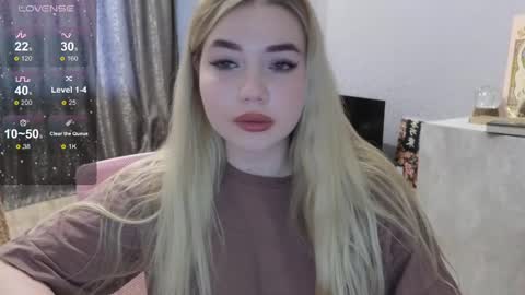 Snapshot of maymallorie chatting on 03-02-25, 05:01 may online show from 03-02-25, 05:01