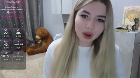 Snapshot of maymallorie chatting on 03-03-25, 06:33 may online show from 03-03-25, 06:33