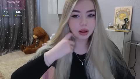 Snapshot of maymallorie chatting on 03-04-25, 05:00 may online show from 03-04-25, 05:00