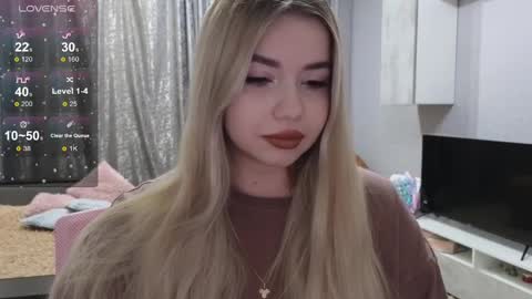 Snapshot of maymallorie chatting on 03-07-25, 01:53 may online show from 03-07-25, 01:53