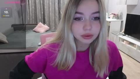 Snapshot of maymallorie chatting on 09-14-25, 02:00 may online show from 09-14-25, 02:00