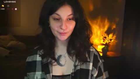 Mary  . online show from 10-28-25, 06:06