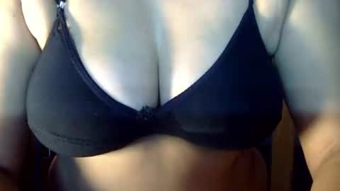 Mayra online show from 10-04-25, 04:54
