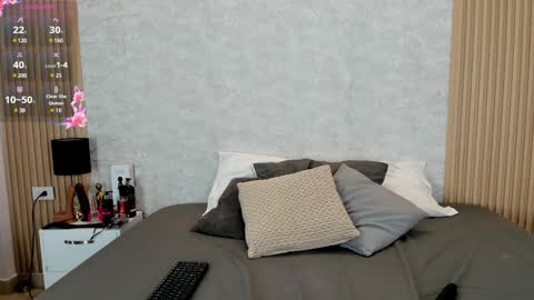 Mayra online show from 02-08-25, 01:33