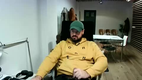 maythe4bwu online show from 12-19-24, 04:46