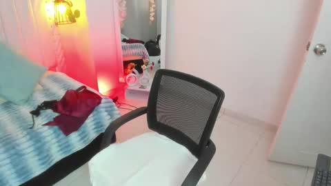 Snapshot of mayu_kim chatting on 10-27-25, 07:07 Mayu KIm online show from 10-27-25, 07:07