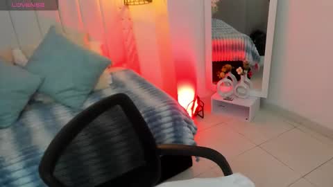 Snapshot of mayu_kim chatting on 11-04-25, 07:24 Mayu KIm online show from 11-04-25, 07:24