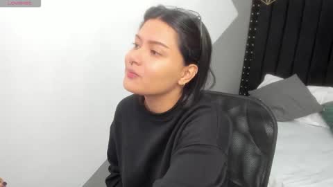 Snapshot of mayu_kim chatting on 11-06-25, 11:44 Mayu KIm online show from 11-06-25, 11:44