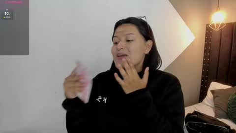 Snapshot of mayu_kim chatting on 11-23-25, 11:21 Mayu KIm online show from 11-23-25, 11:21