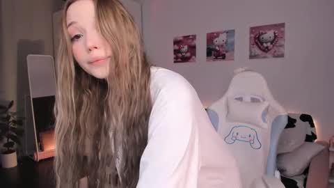 Snapshot of mayya_cuute chatting on 02-10-25, 03:35 Mila online show from 02-10-25, 03:35