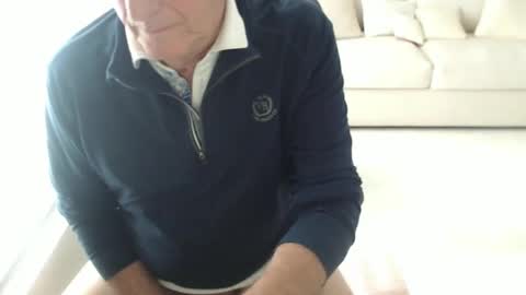 Snapshot of mbeastie chatting on 12-06-24, 07:01 Beastie online show from 12-06-24, 07:01