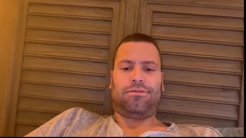 Snapshot of mbnc chatting on 11-29-25, 04:10 lol online show from 11-29-25, 04:10