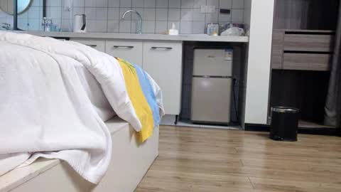 Fuyu online show from 02-04-26, 12:00