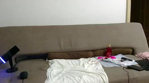 Snapshot of mdbisc chatting on 10-24-25, 02:08 mdbisc online show from 10-24-25, 02:08