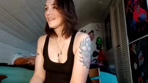 Snapshot of me_and_mrsjones chatting on 12-07-24, 07:54 Judy with da booty online show from 12-07-24, 07:54