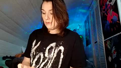 Snapshot of me_and_mrsjones chatting on 12-17-24, 02:00 Judy with da booty online show from 12-17-24, 02:00