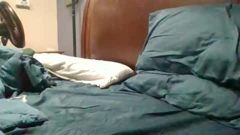 yung n hung online show from 10-26-25, 01:33