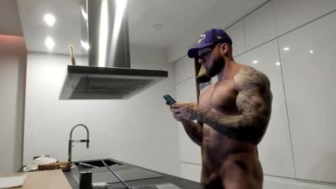 Snapshot of mealphamale chatting on 01-22-25, 05:59 Alpha Male online show from 01-22-25, 05:59