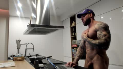 Snapshot of mealphamale chatting on 01-07-26, 04:31 Alpha Male online show from 01-07-26, 04:31