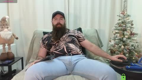 Snapshot of meaty_roll chatting on 12-15-24, 05:23 Meaty Roll online show from 12-15-24, 05:23