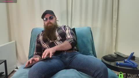 Snapshot of meaty_roll chatting on 01-10-25, 02:46 Meaty Roll online show from 01-10-25, 02:46