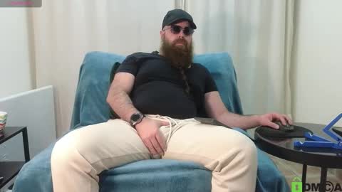Snapshot of meaty_roll chatting on 02-13-25, 04:32 Meaty Roll online show from 02-13-25, 04:32