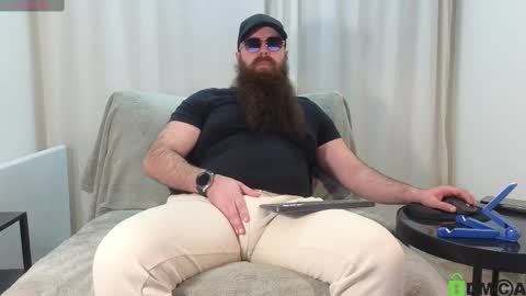 Snapshot of meaty_roll chatting on 02-19-25, 09:17 Meaty Roll online show from 02-19-25, 09:17