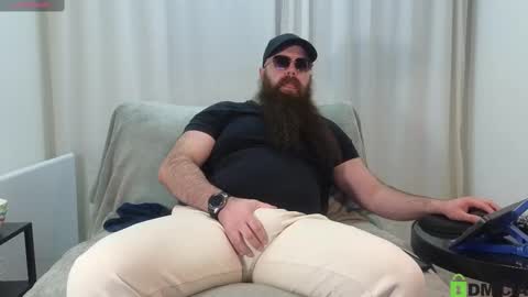 Snapshot of meaty_roll chatting on 02-19-25, 04:22 Meaty Roll online show from 02-19-25, 04:22
