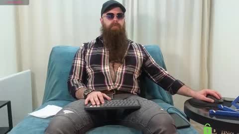 Snapshot of meaty_roll chatting on 02-21-25, 09:13 Meaty Roll online show from 02-21-25, 09:13